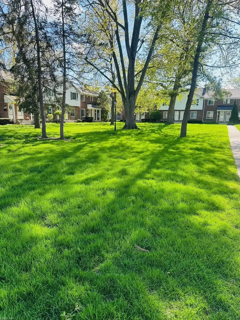22935 Gary Ln Lane St. Clair Shores City MI 48080
