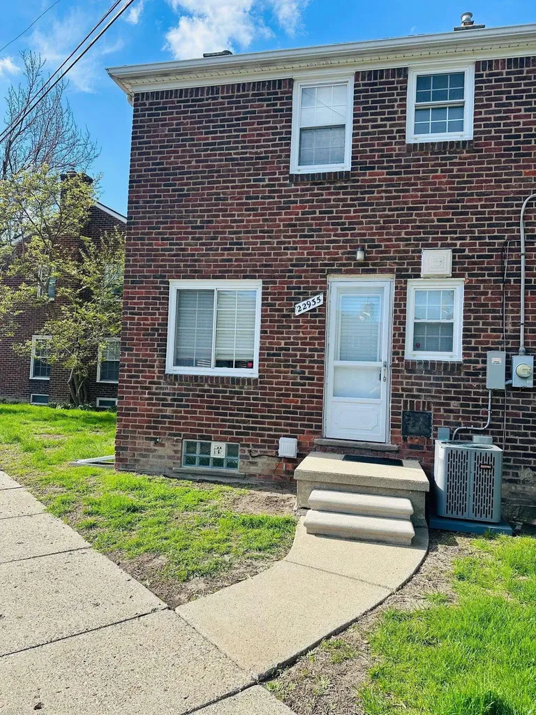 22935 Gary Ln Lane St. Clair Shores City MI 48080