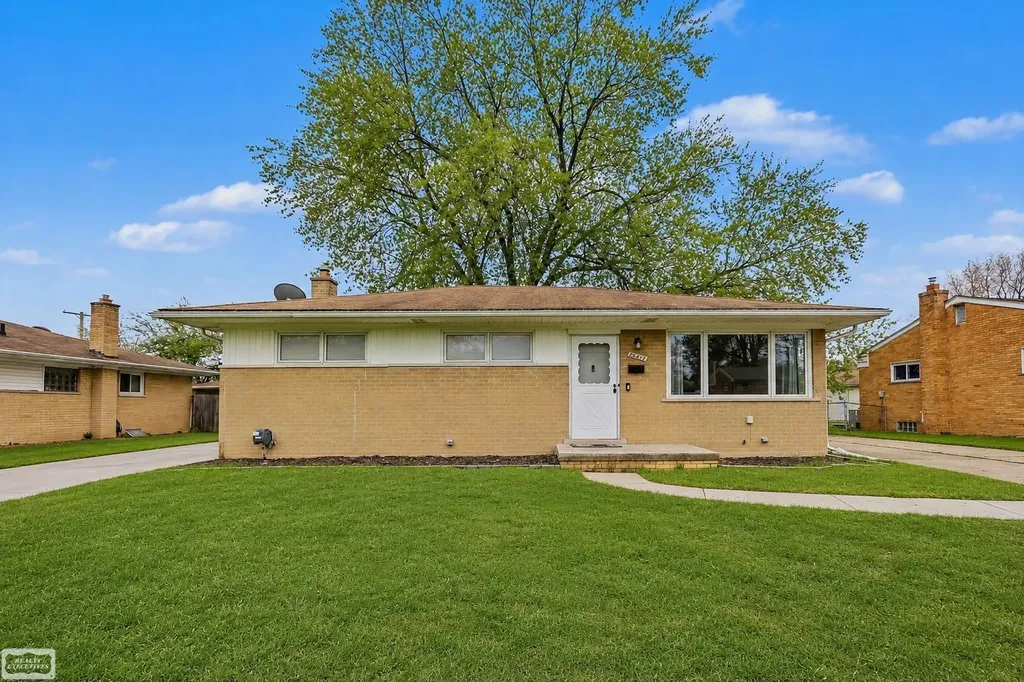 35515 Golden Street Clinton Charter Township MI 48035