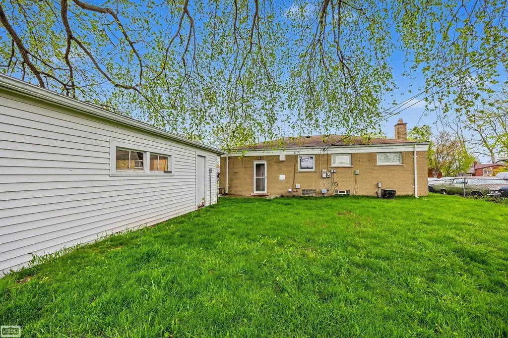 35515 Golden Street Clinton Charter Township MI 48035