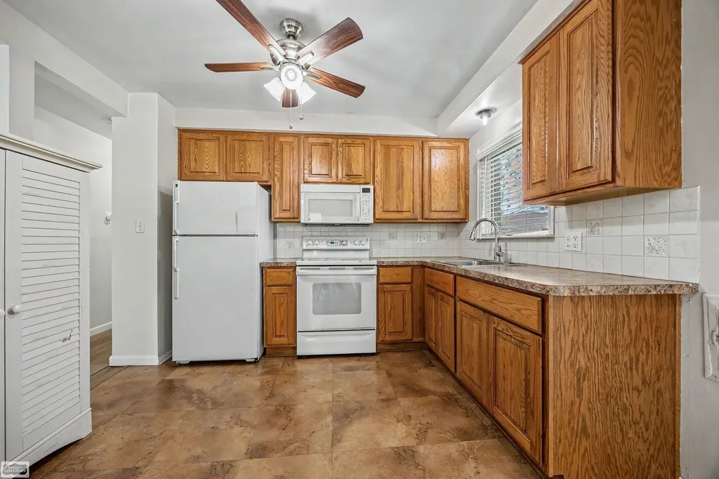 35515 Golden Street Clinton Charter Township MI 48035