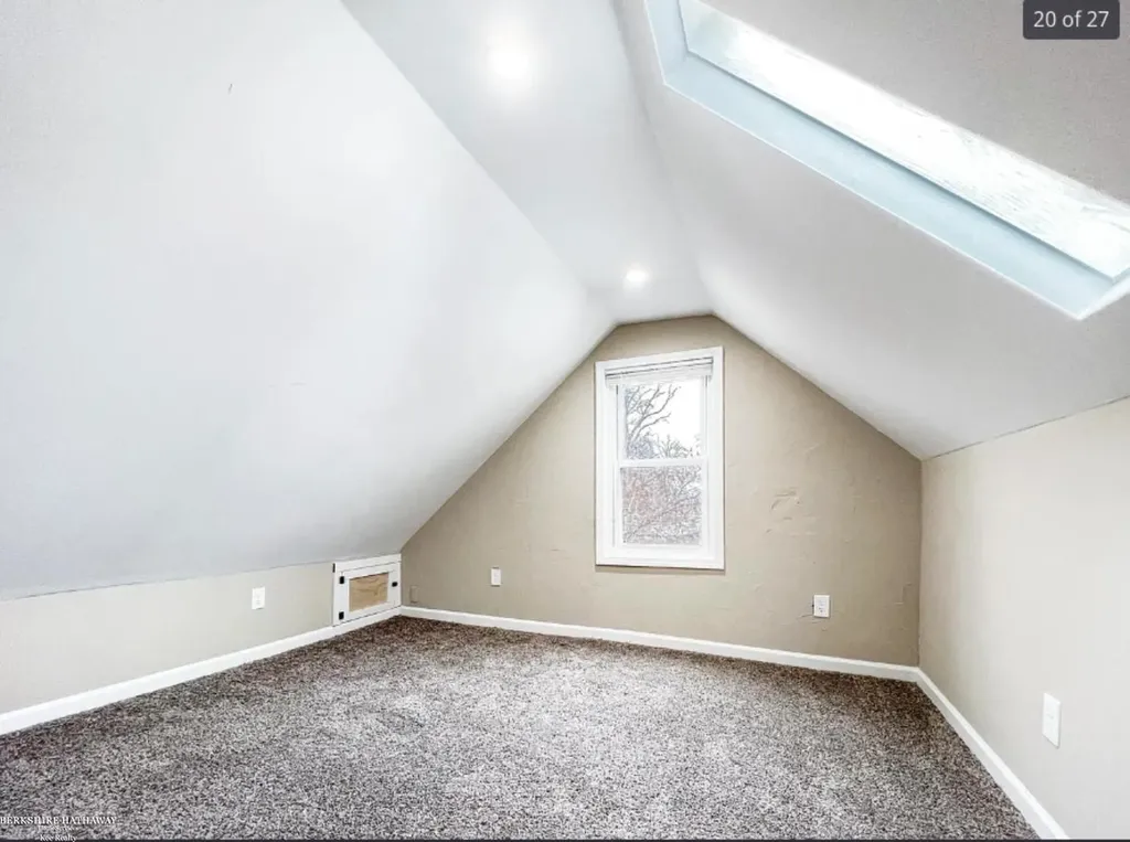8635 Continental Avenue Warren City MI 48089