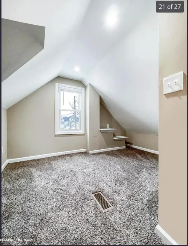 8635 Continental Avenue Warren City MI 48089