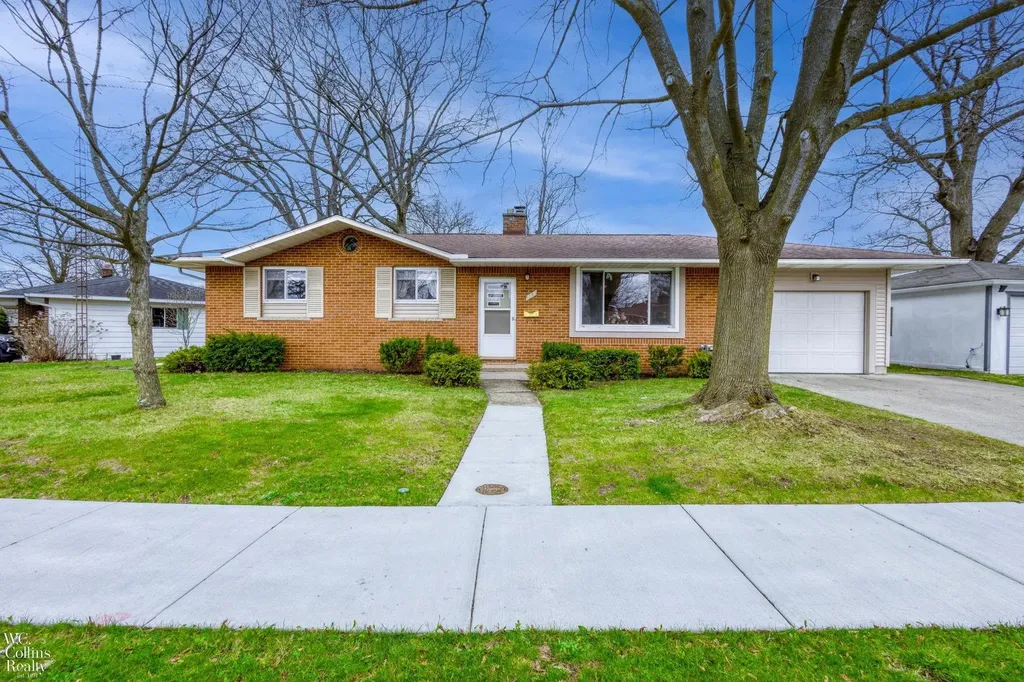 704 Briarwood Lane Fenton City MI 48430