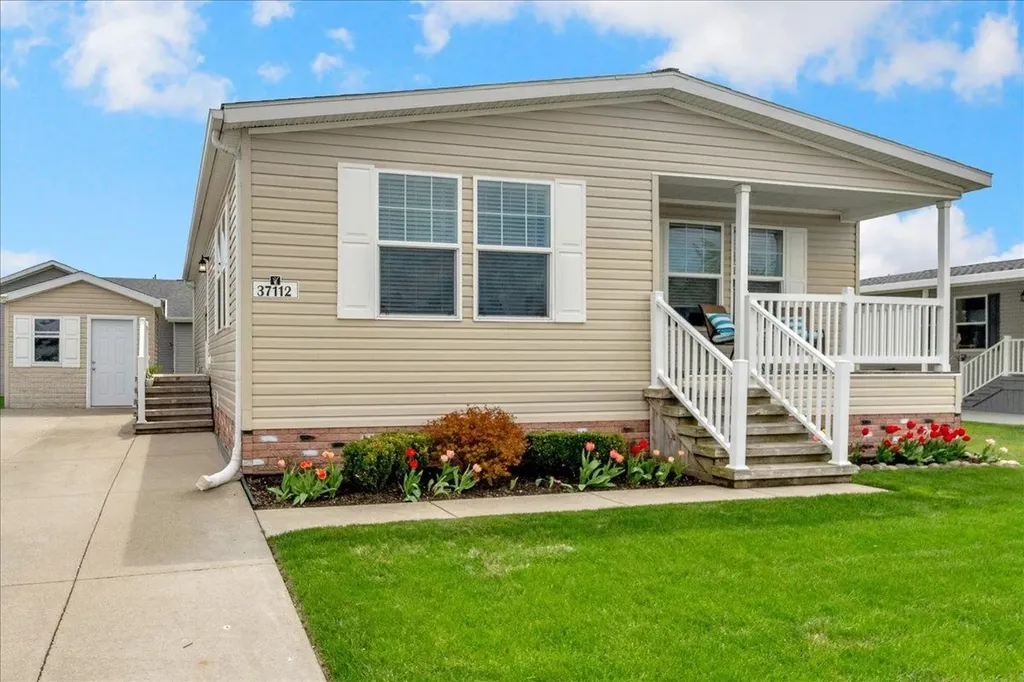 37112 Grindstone Trail Lenox Township MI 48048