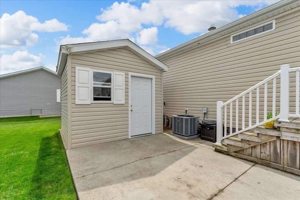37112 Grindstone Trail Lenox Township MI 48048