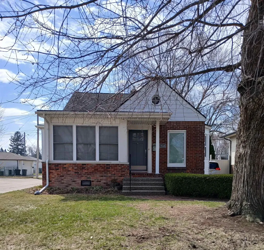 22646 Lakeland Street St. Clair Shores City MI 48081