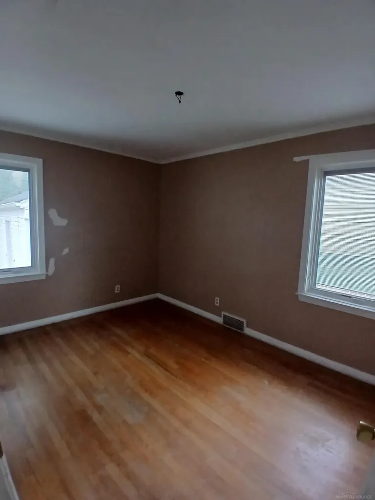22646 Lakeland Street St. Clair Shores City MI 48081