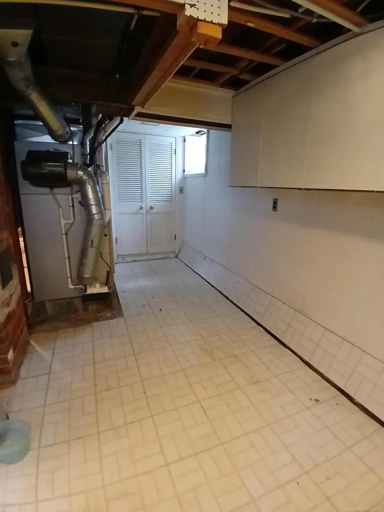 22646 Lakeland Street St. Clair Shores City MI 48081