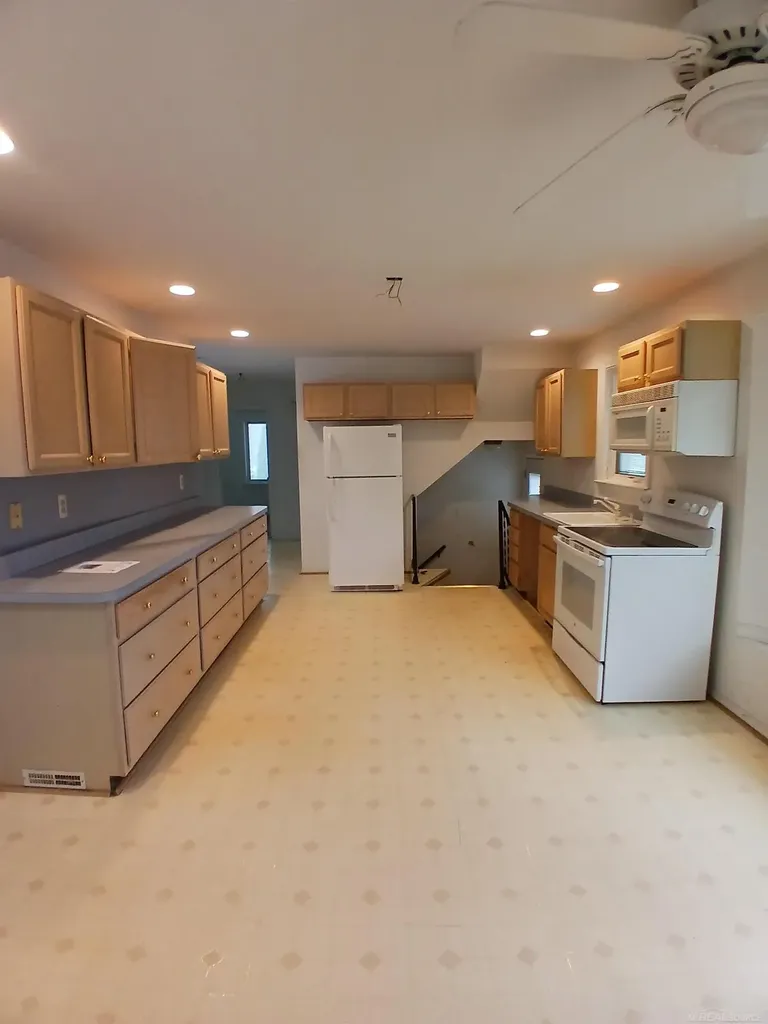 22646 Lakeland Street St. Clair Shores City MI 48081