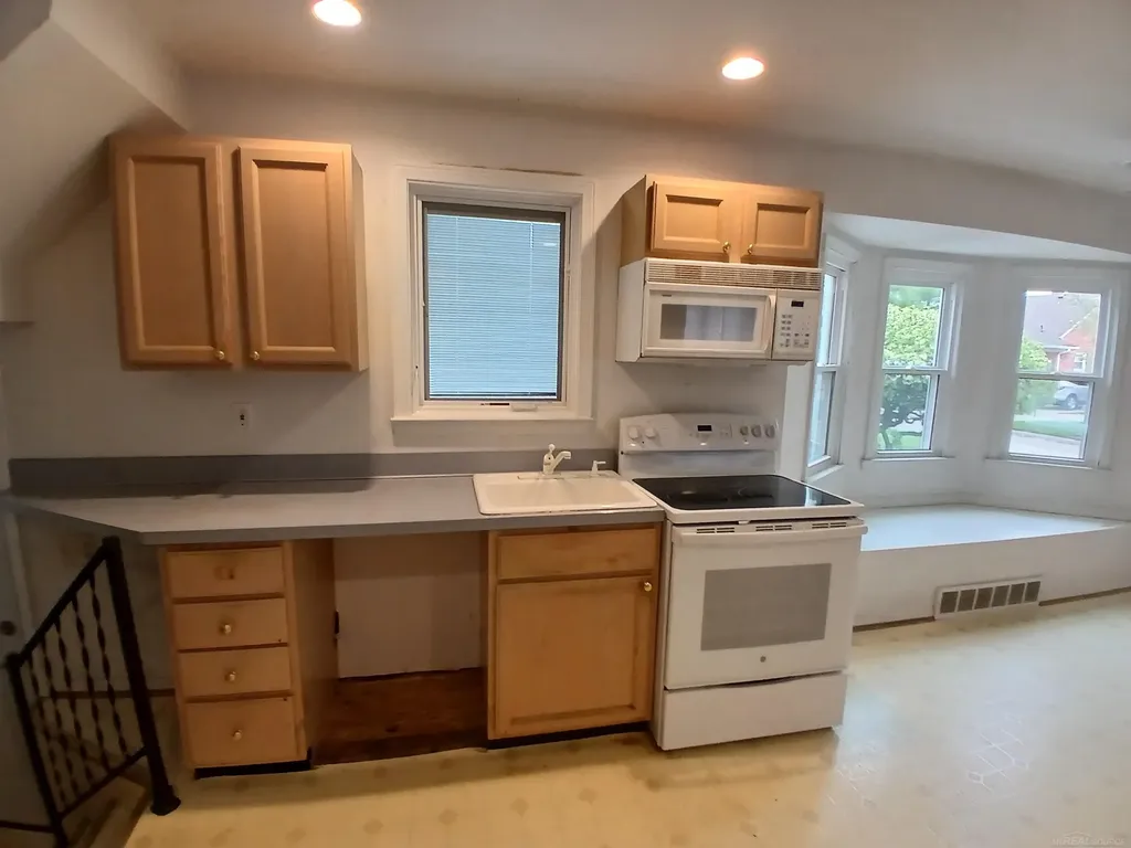 22646 Lakeland Street St. Clair Shores City MI 48081