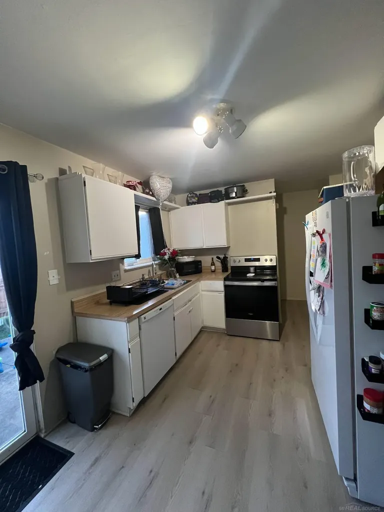 139 Mark Drive Mt. Clemens City MI 48038