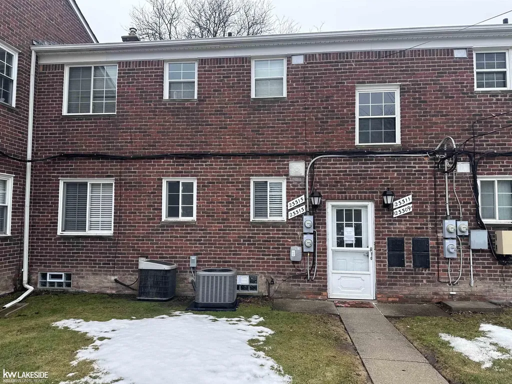 23313 Edsel Ford Court St. Clair Shores City MI 48080
