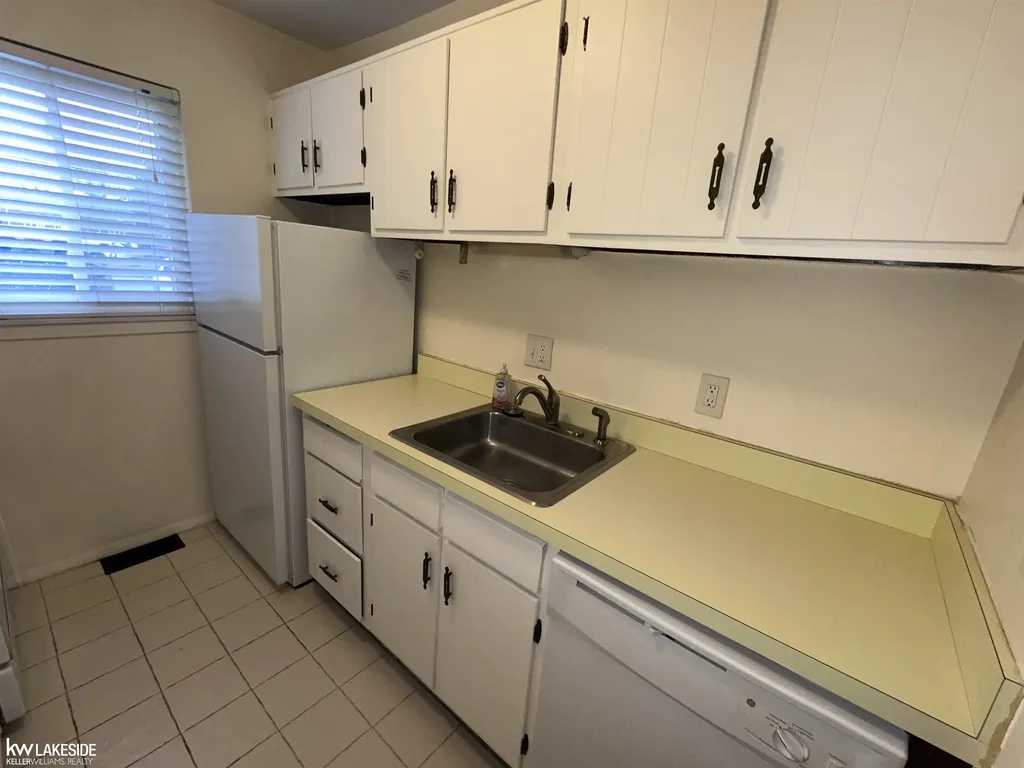 23313 Edsel Ford Court St. Clair Shores City MI 48080