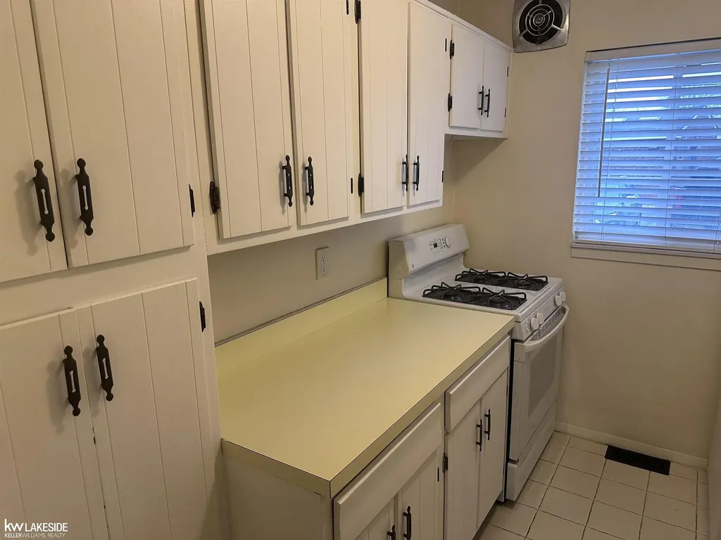 23313 Edsel Ford Court St. Clair Shores City MI 48080