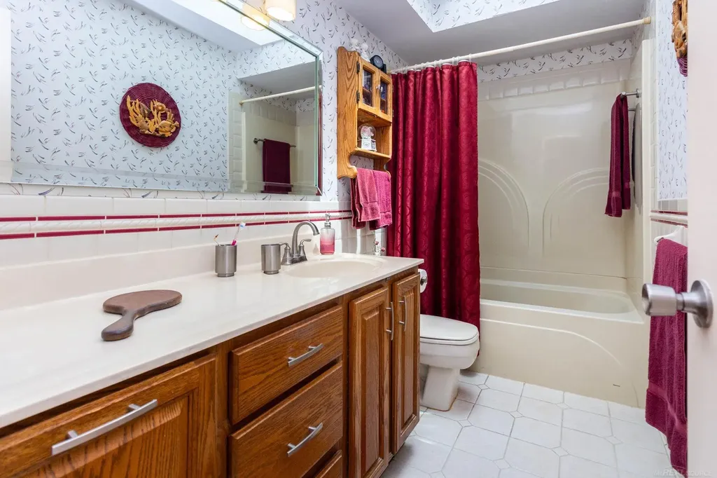 7233 Flamingo Street Clay Township MI 48001