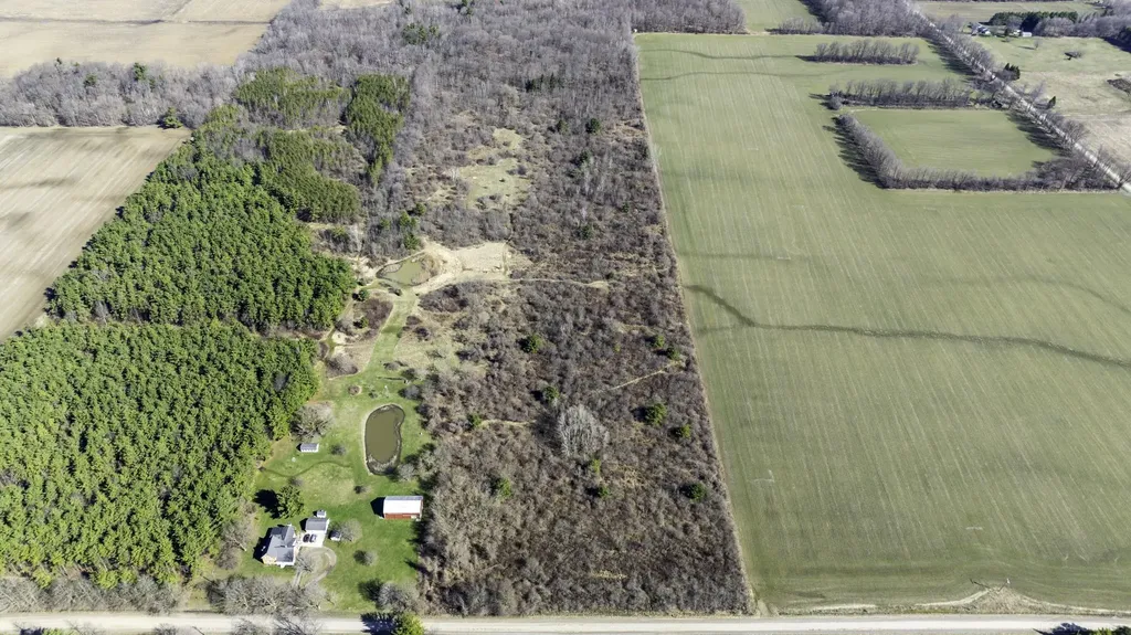 Ville Mortimer Line Road Worth Township MI 48422