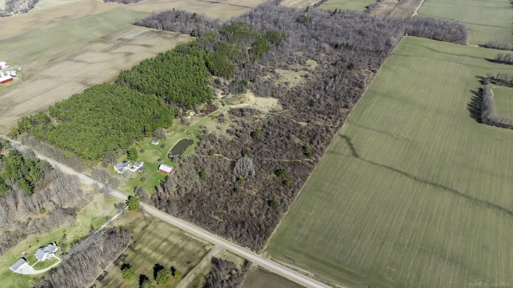 Ville Mortimer Line Road Worth Township MI 48422