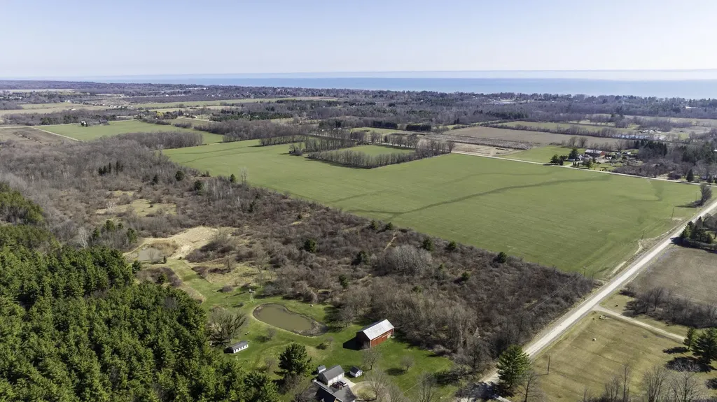 Ville Mortimer Line Road Worth Township MI 48422