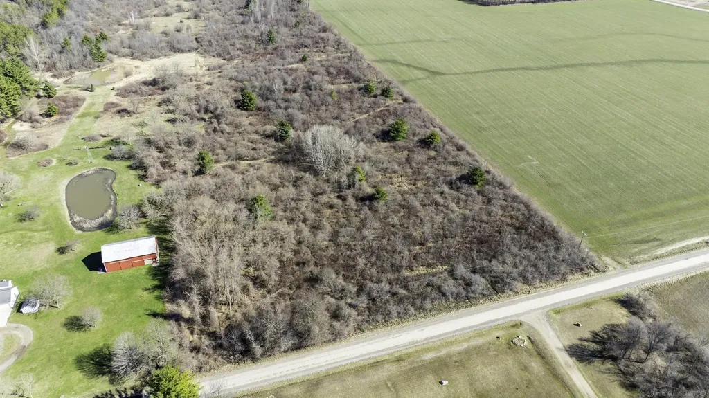 Ville Mortimer Line Road Worth Township MI 48422