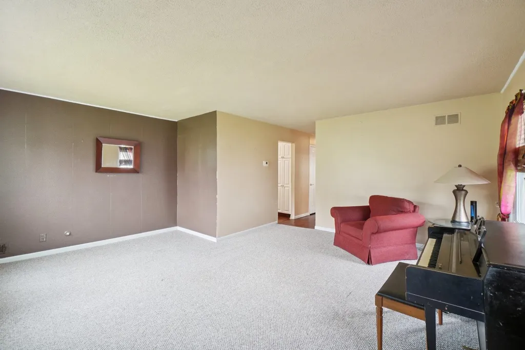 21510 Ulrich Street Clinton Charter Township MI 48036