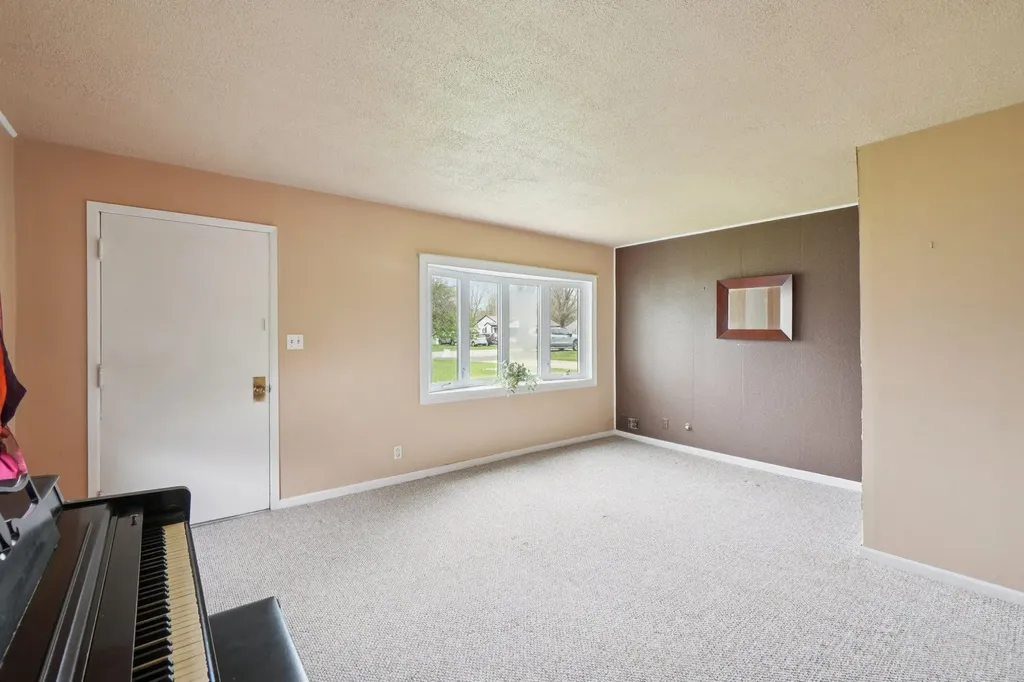21510 Ulrich Street Clinton Charter Township MI 48036