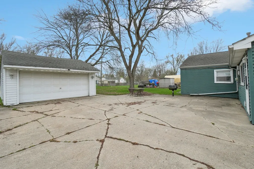 21510 Ulrich Street Clinton Charter Township MI 48036