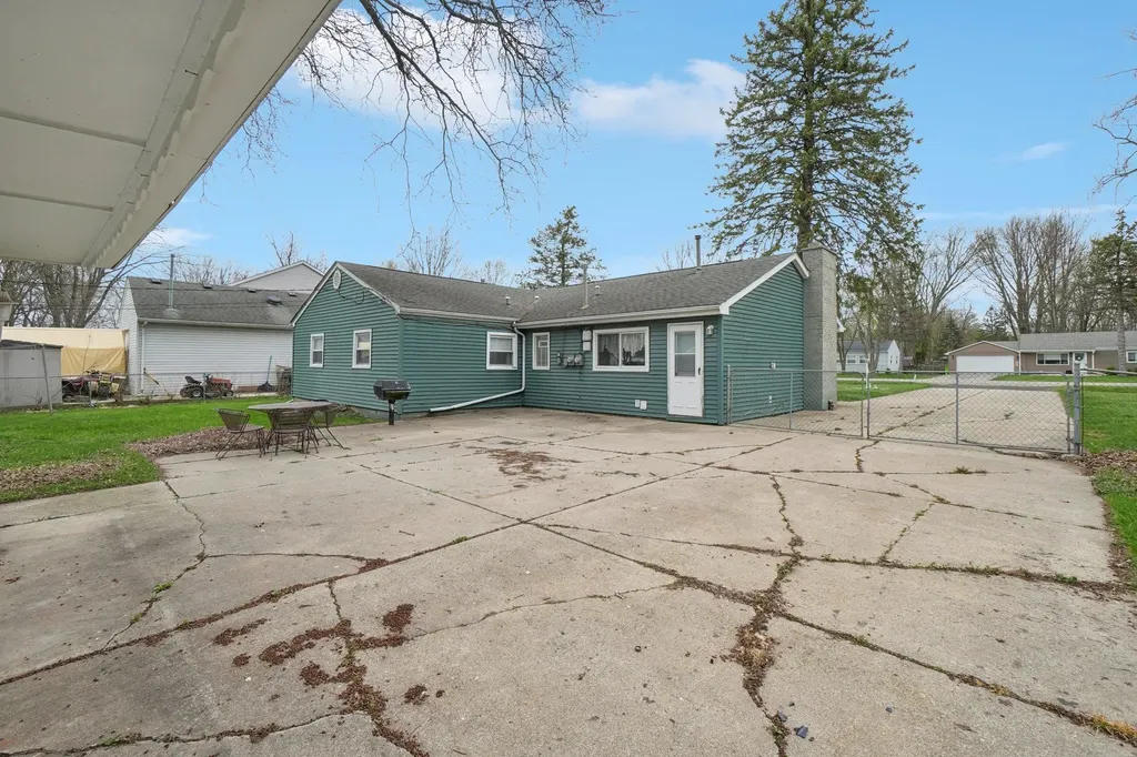 21510 Ulrich Street Clinton Charter Township MI 48036