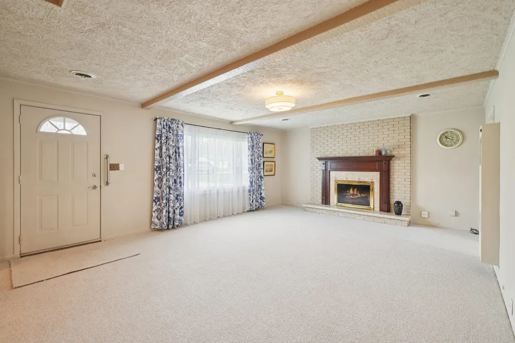 21510 Ulrich Street Clinton Charter Township MI 48036