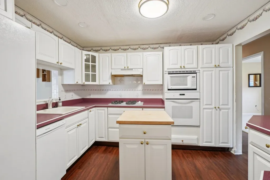 21510 Ulrich Street Clinton Charter Township MI 48036