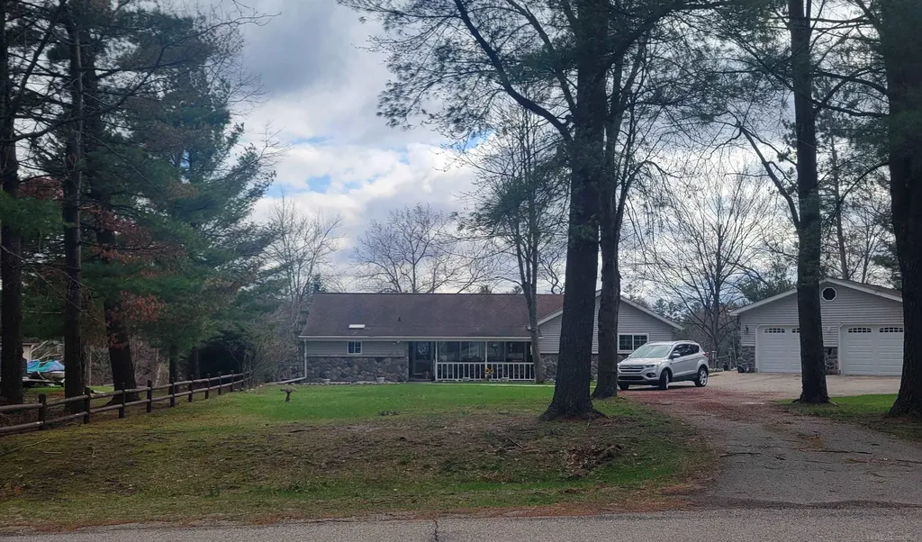 6249 Wolverine Trail Moffatt Township MI 48610
