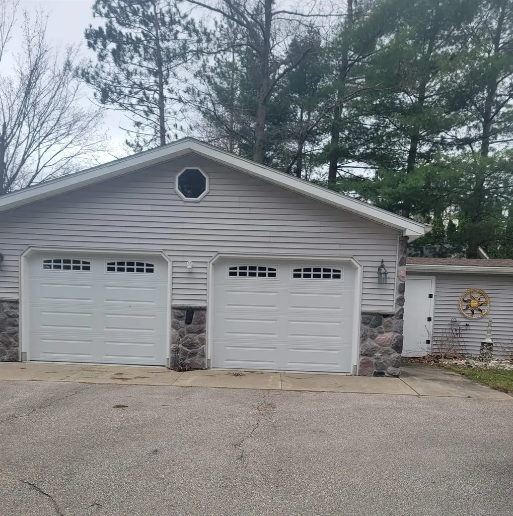 6249 Wolverine Trail Moffatt Township MI 48610