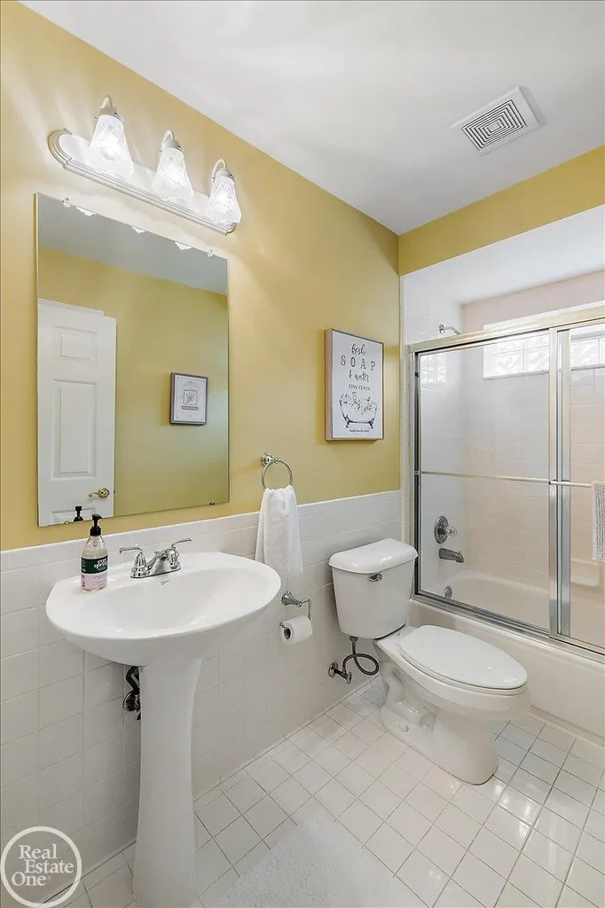 63815 Inverness Drive Washington Township MI 48095