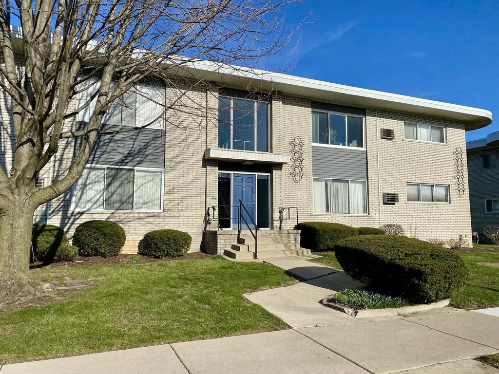 4840 Briarwood Avenue Royal Oak City MI 48073