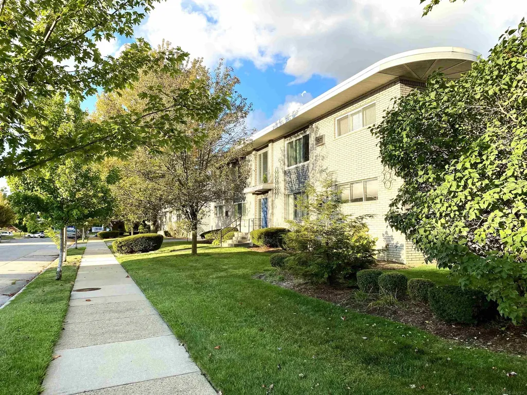 4840 Briarwood Avenue Royal Oak City MI 48073