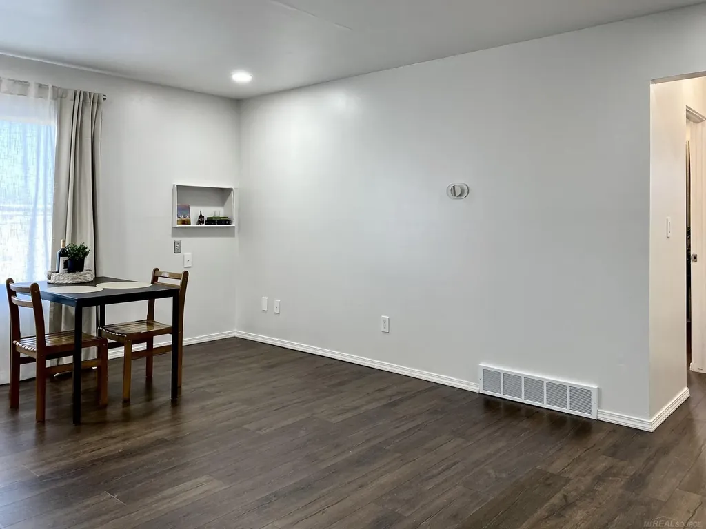 4840 Briarwood Avenue Royal Oak City MI 48073