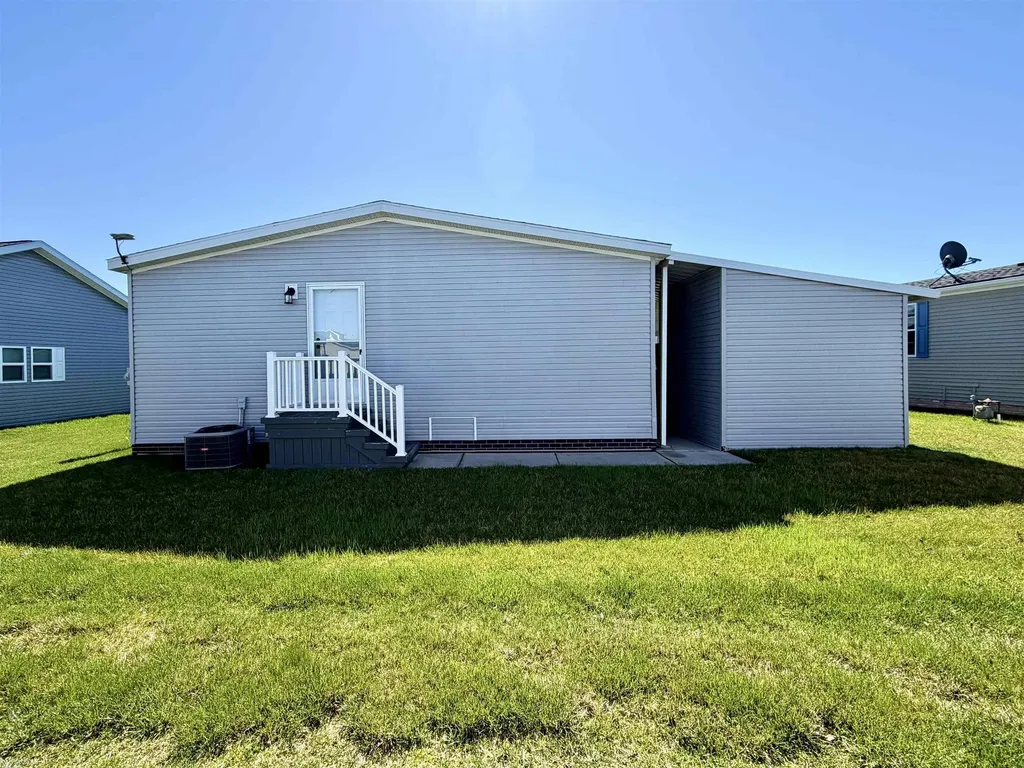 37151 Millstone Trail New Haven Village MI 48048