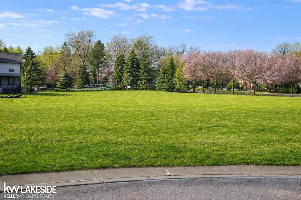 4181 London Court Grand Blanc Charter Township MI 48439