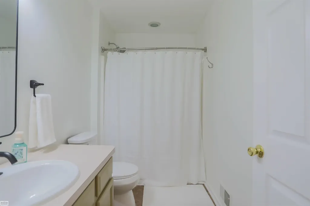 17889 Troon Trail Macomb Township MI 48042