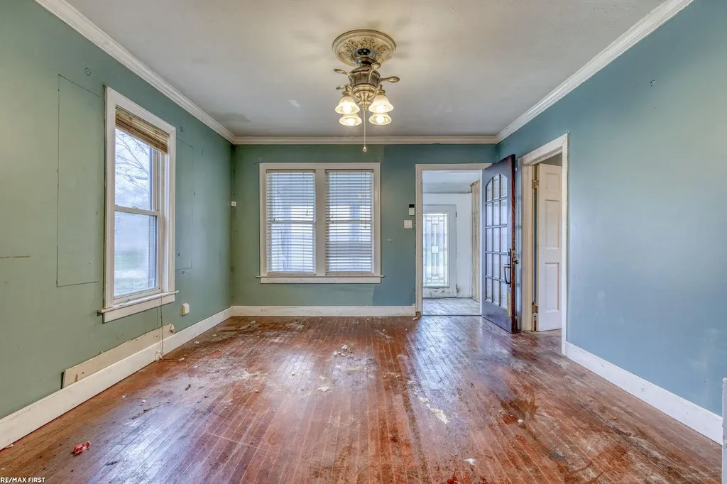 42550 La Croix St Street Clinton Charter Township MI 48036