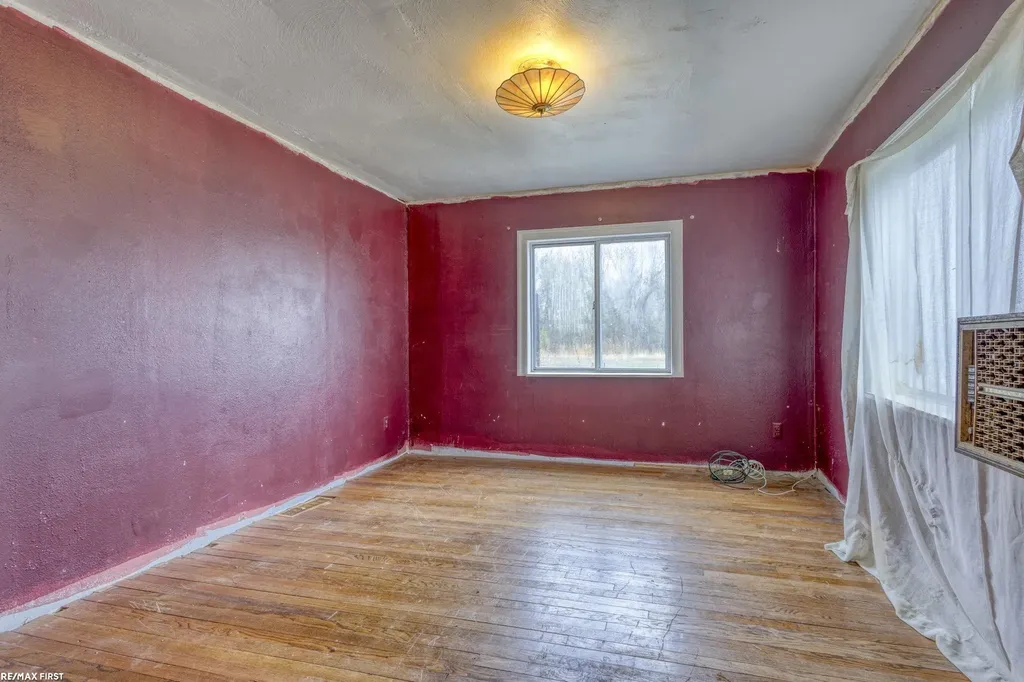 42550 La Croix St Street Clinton Charter Township MI 48036