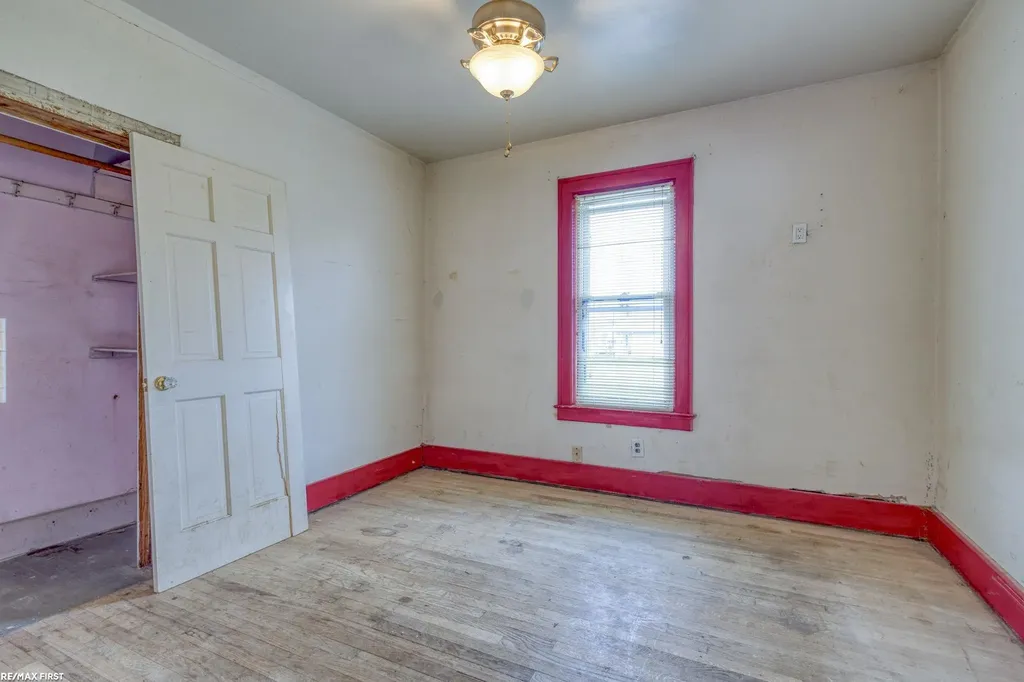 42550 La Croix St Street Clinton Charter Township MI 48036