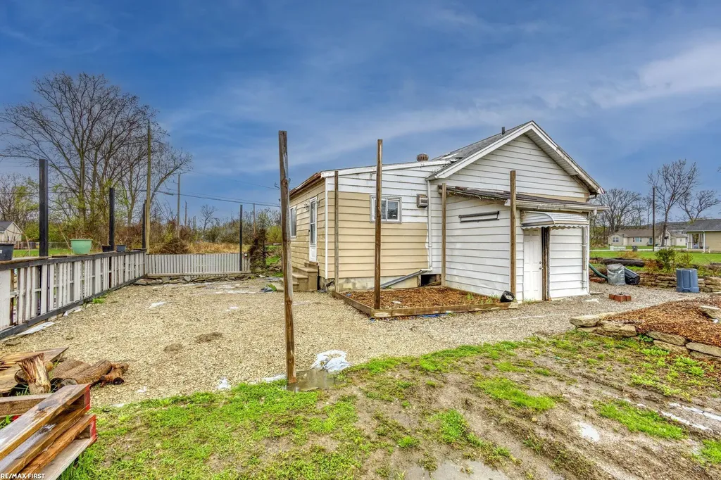 42550 La Croix St Street Clinton Charter Township MI 48036