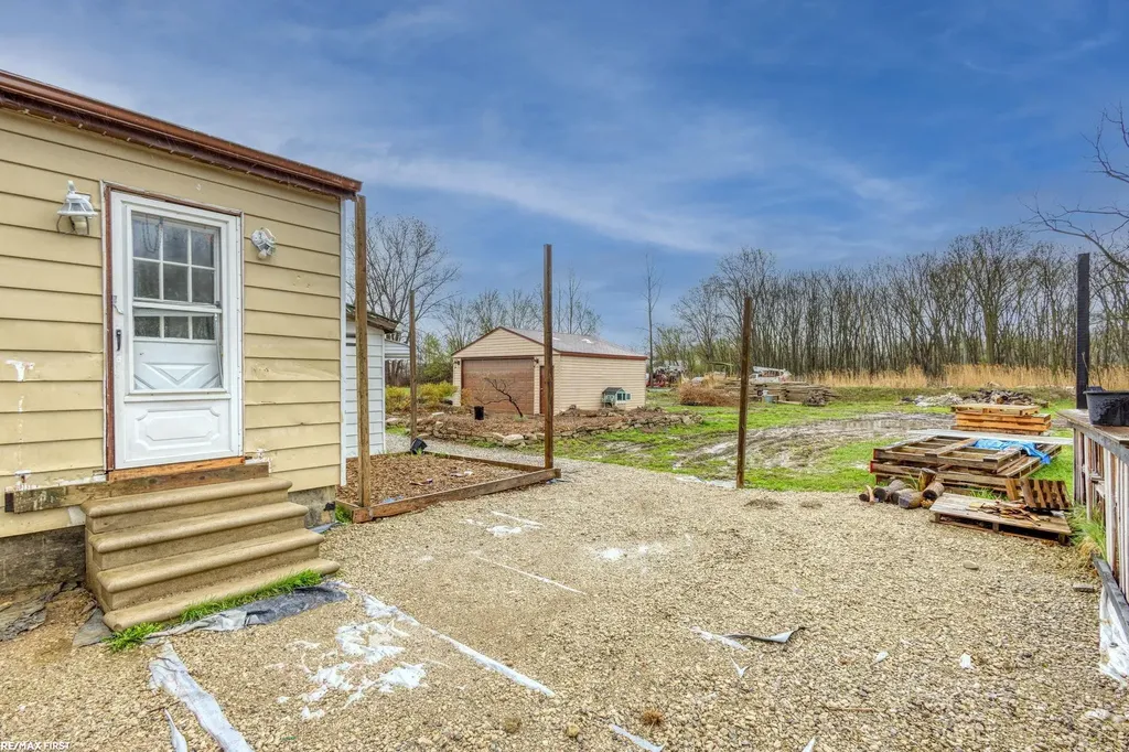 42550 La Croix St Street Clinton Charter Township MI 48036