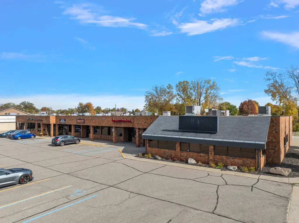 41560 - 41660 Garfield Road Clinton Charter Township MI 48038