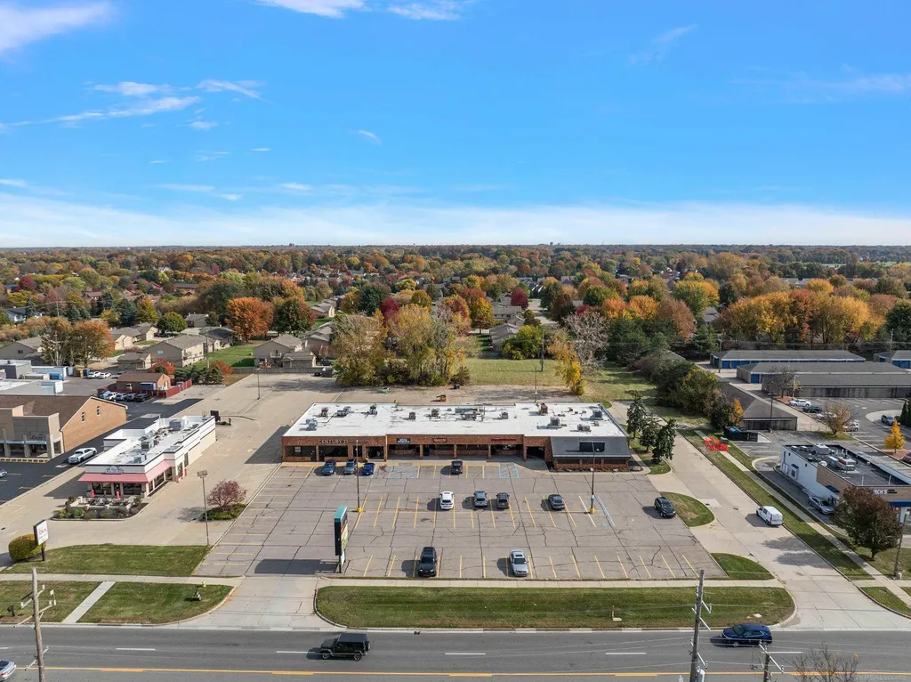 41560 - 41660 Garfield Road Clinton Charter Township MI 48038