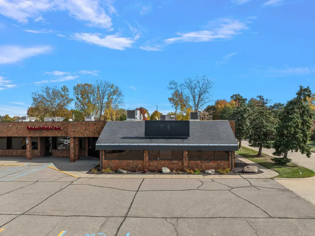 41560 - 41660 Garfield Road Clinton Charter Township MI 48038