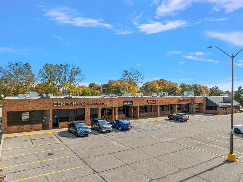 41560 - 41660 Garfield Road Clinton Charter Township MI 48038