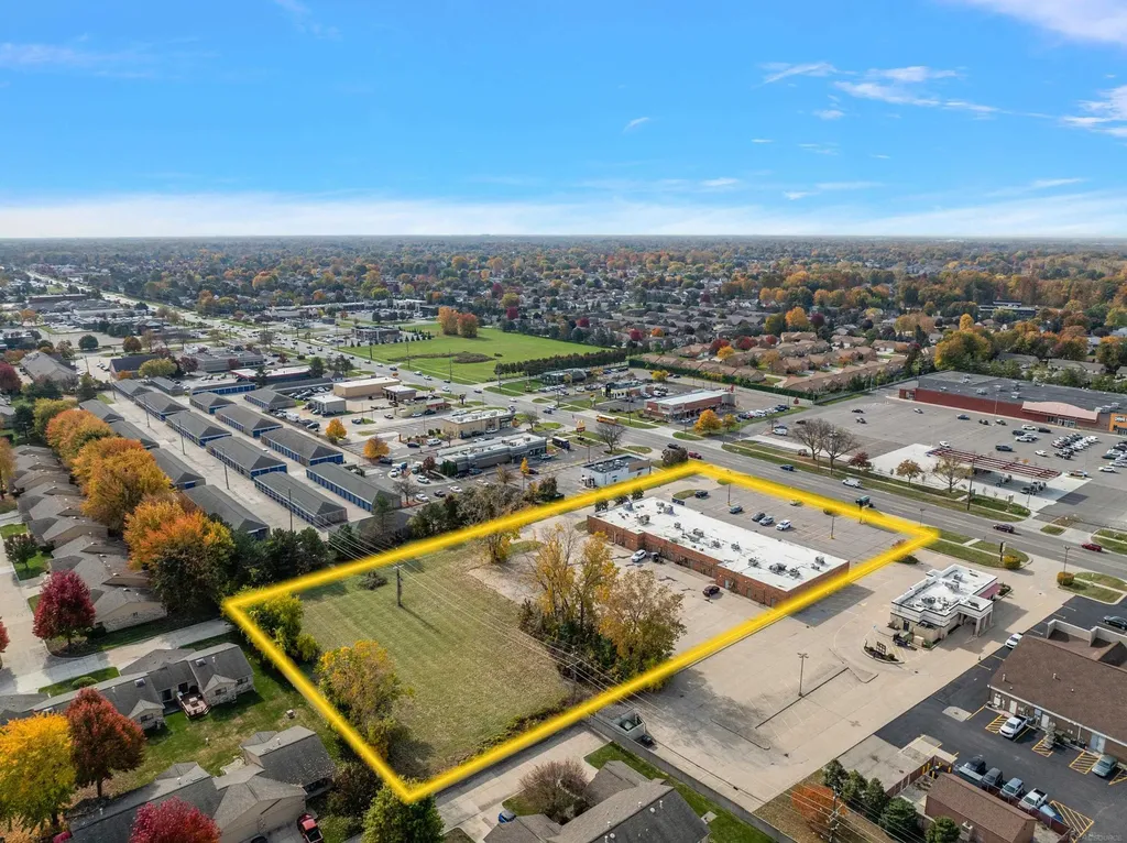 41560 - 41660 Garfield Road Clinton Charter Township MI 48038