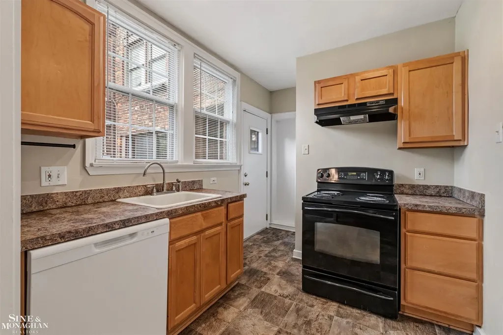 377 Rivard Boulevard Grosse Pointe City MI 48230